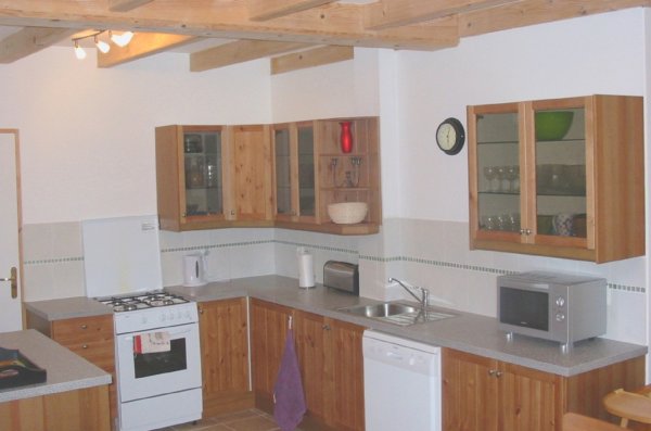 Kitchen in La Grange self-catering cottage, France